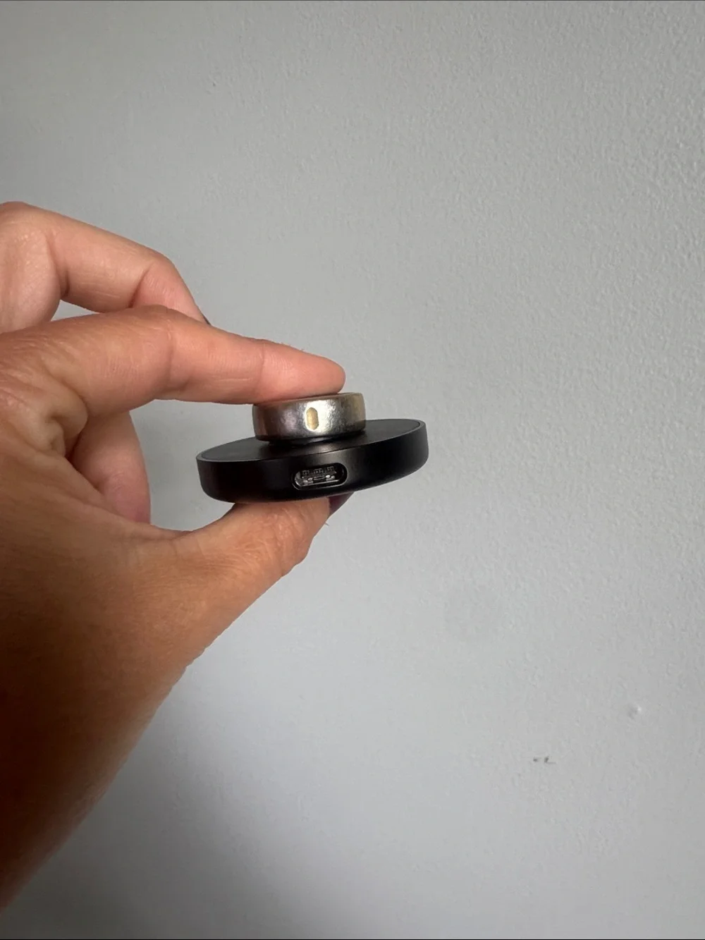 Oura Smart Ring Charger Accessory in Black and Gold